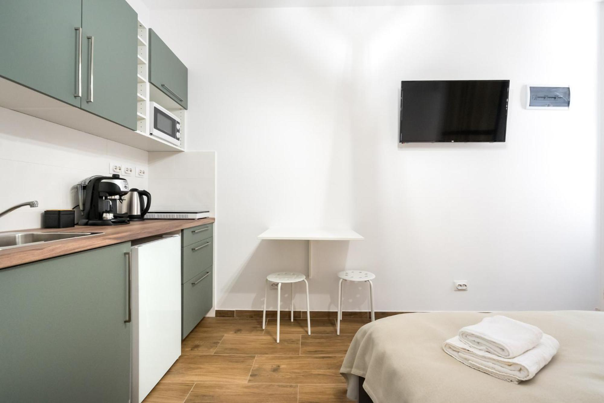 Urban Walls Apartments 5B Бухарест Экстерьер фото